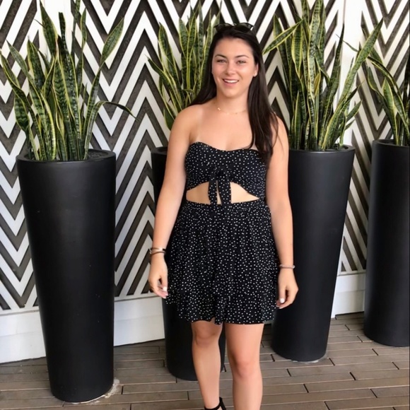 Meet your Posher, Gabriella - Picture 2 of 3